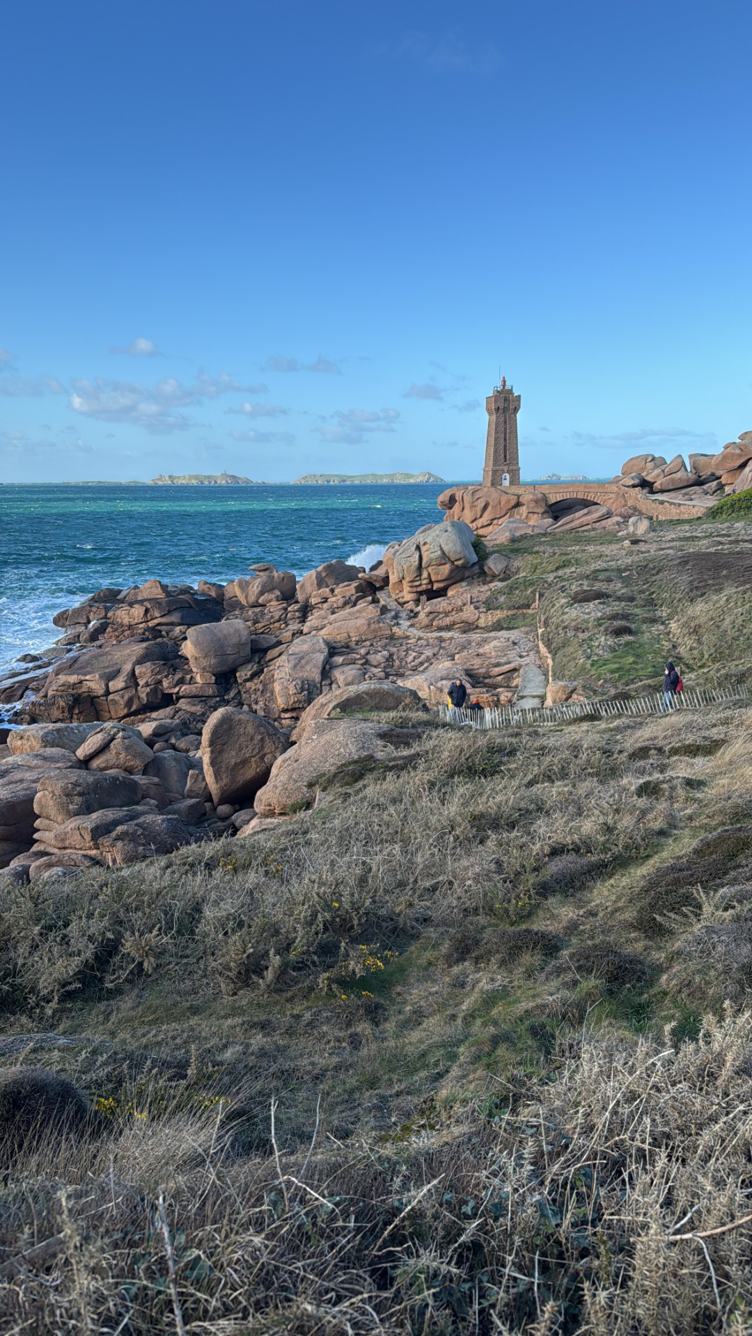Phare de Mean Ruz sur la Côte de Granit Rose